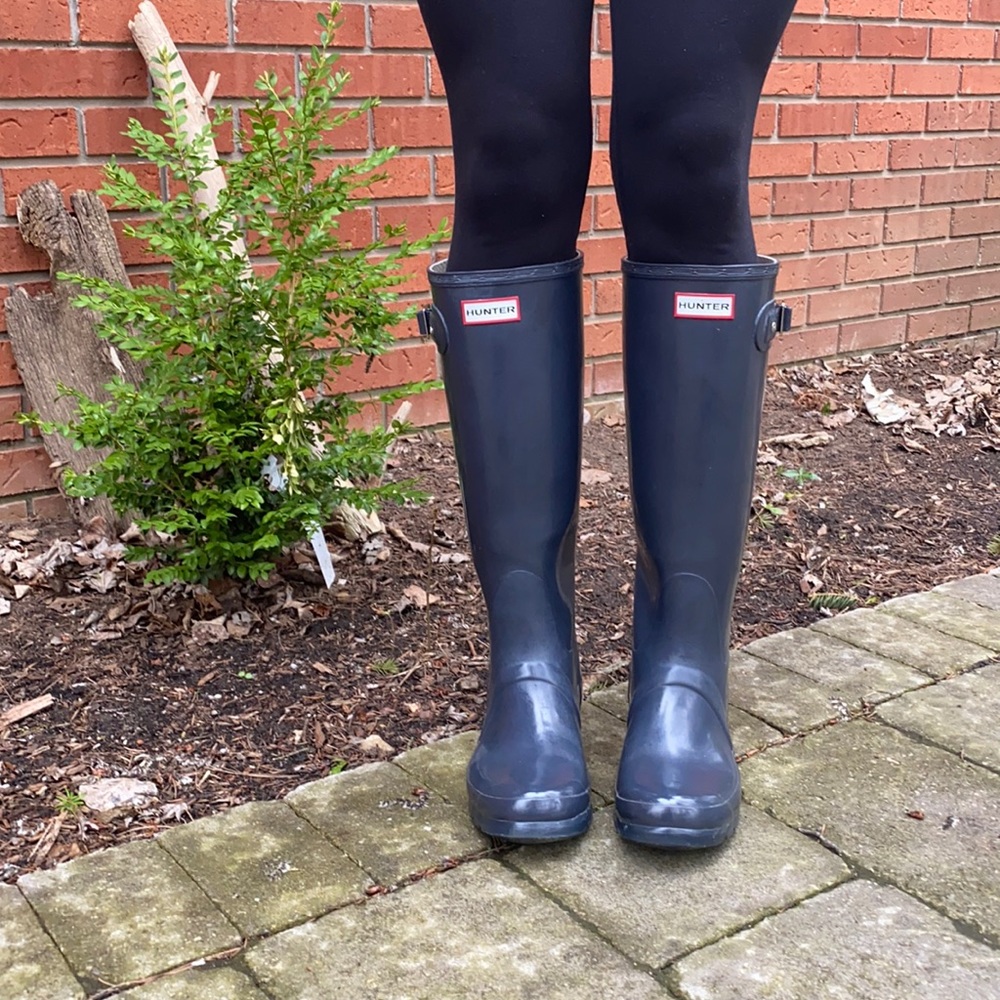 Women’s Hunters size 8